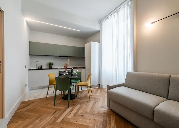 Spacious In Next To Metro Apartment